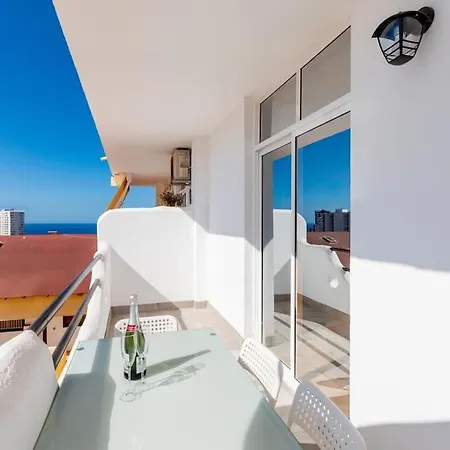 Апартаменты Marina Palace Amazing Balcony Renovated Плайя-Параисо